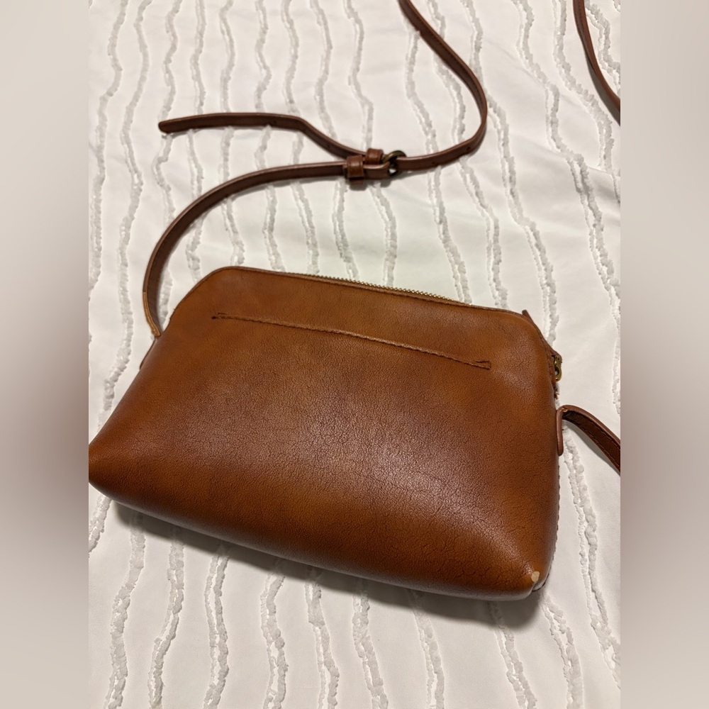 Universal Thread Crossbody Bag - Picture 2 of 5